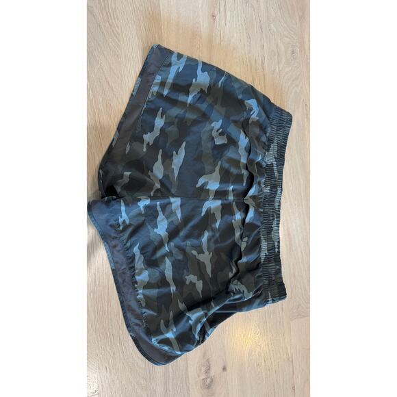 ATHLETA PRINTED MESH RACER RUN SHORT 4” olive camo size large - Picture 4 of 13